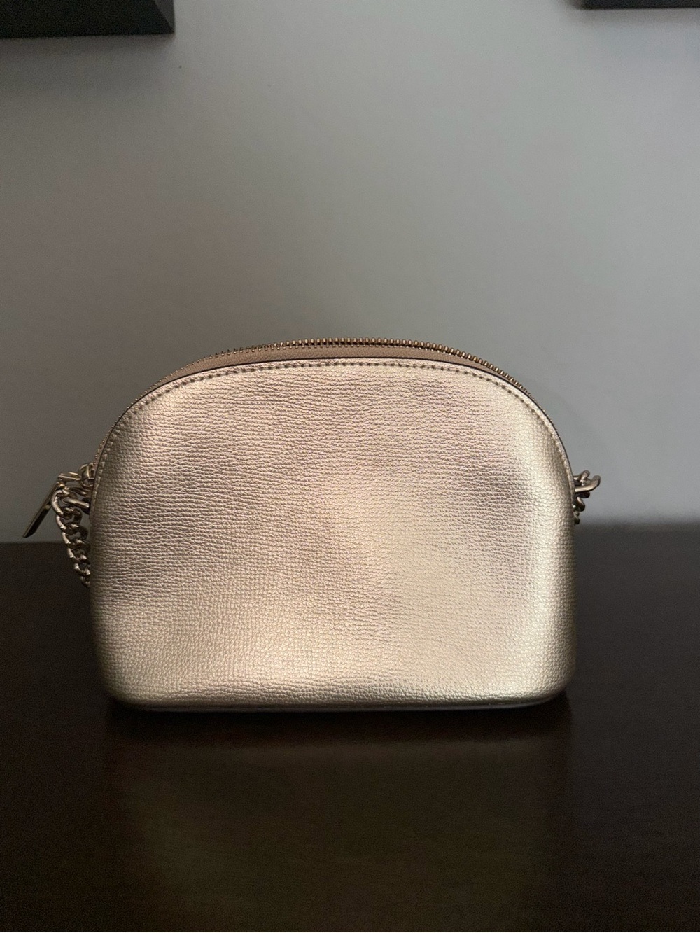kate spade gold pebbled leather crossbody with chain strap - Picture 2 of 9